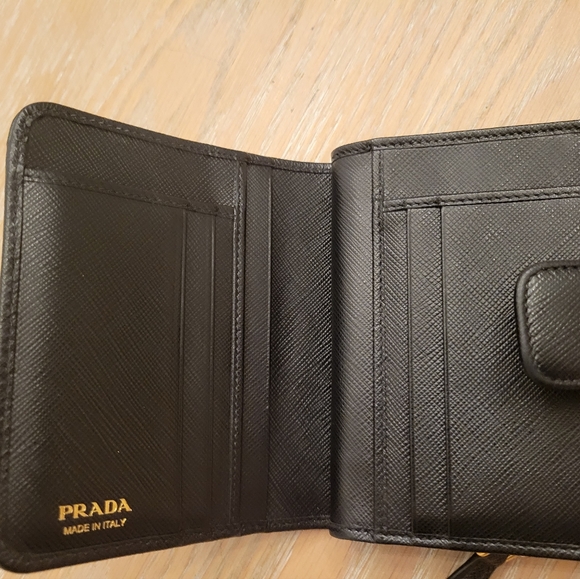 Prada Saffiano leather compact wallet - Picture 2 of 9